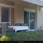 Treff - Comfortable House In West Possidi