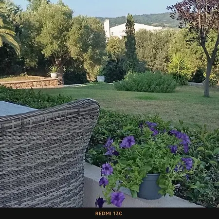 Semesterbostad Treff - Comfortable House In West Possidi