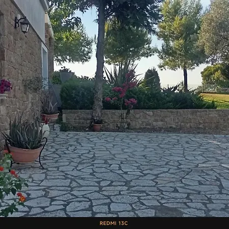 Semesterbostad Treff - Comfortable House In West Possidi