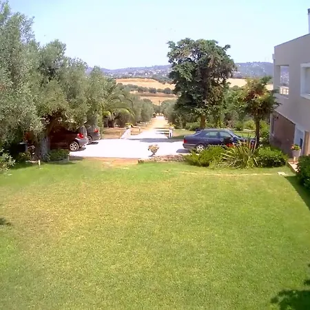 Treff - Comfortable House In West Possidi Semesterbostad