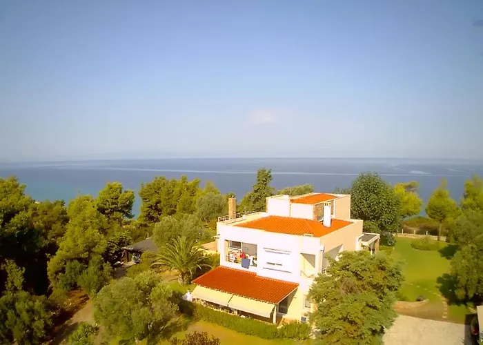 Treff - Comfortable House In West Possidi